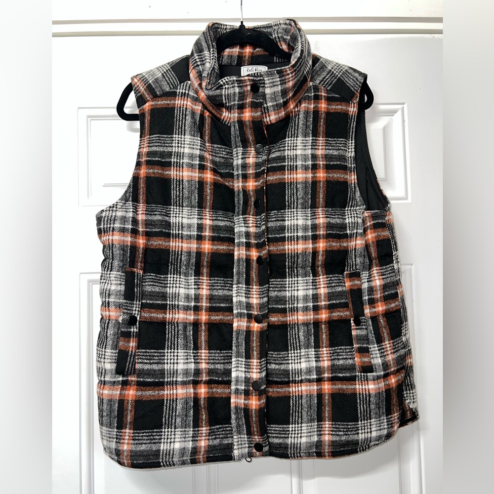 Kali Rose Boutique exclusive vest size medium